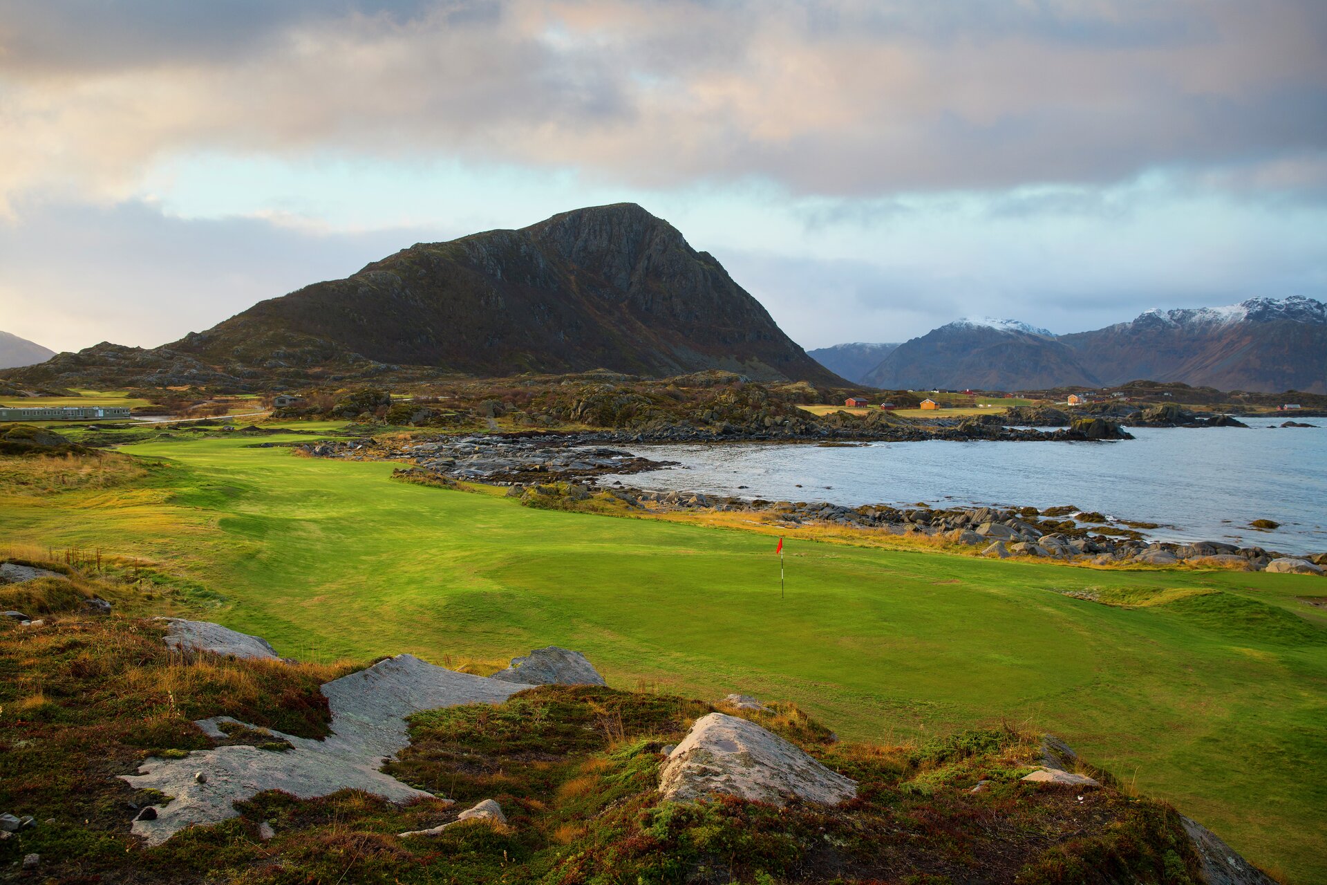 Hoven (367 moh.) Visit Lofoten