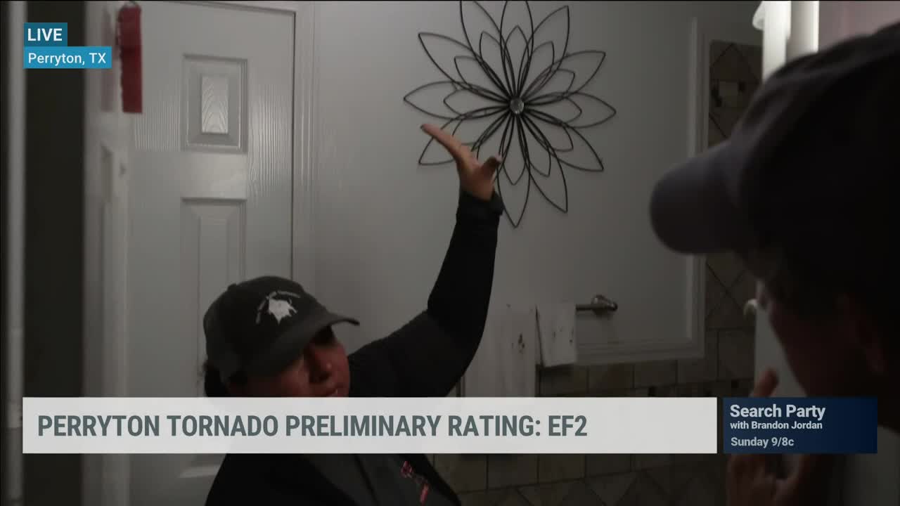 Family Rushes To Bathroom As Perryton Tornado Hit Their Home Videos