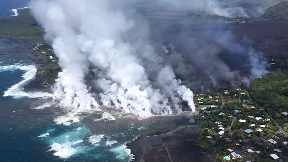 Kilauea Eruption Pushes Lava into Kapoho Bay on Hawaii’s Big Island