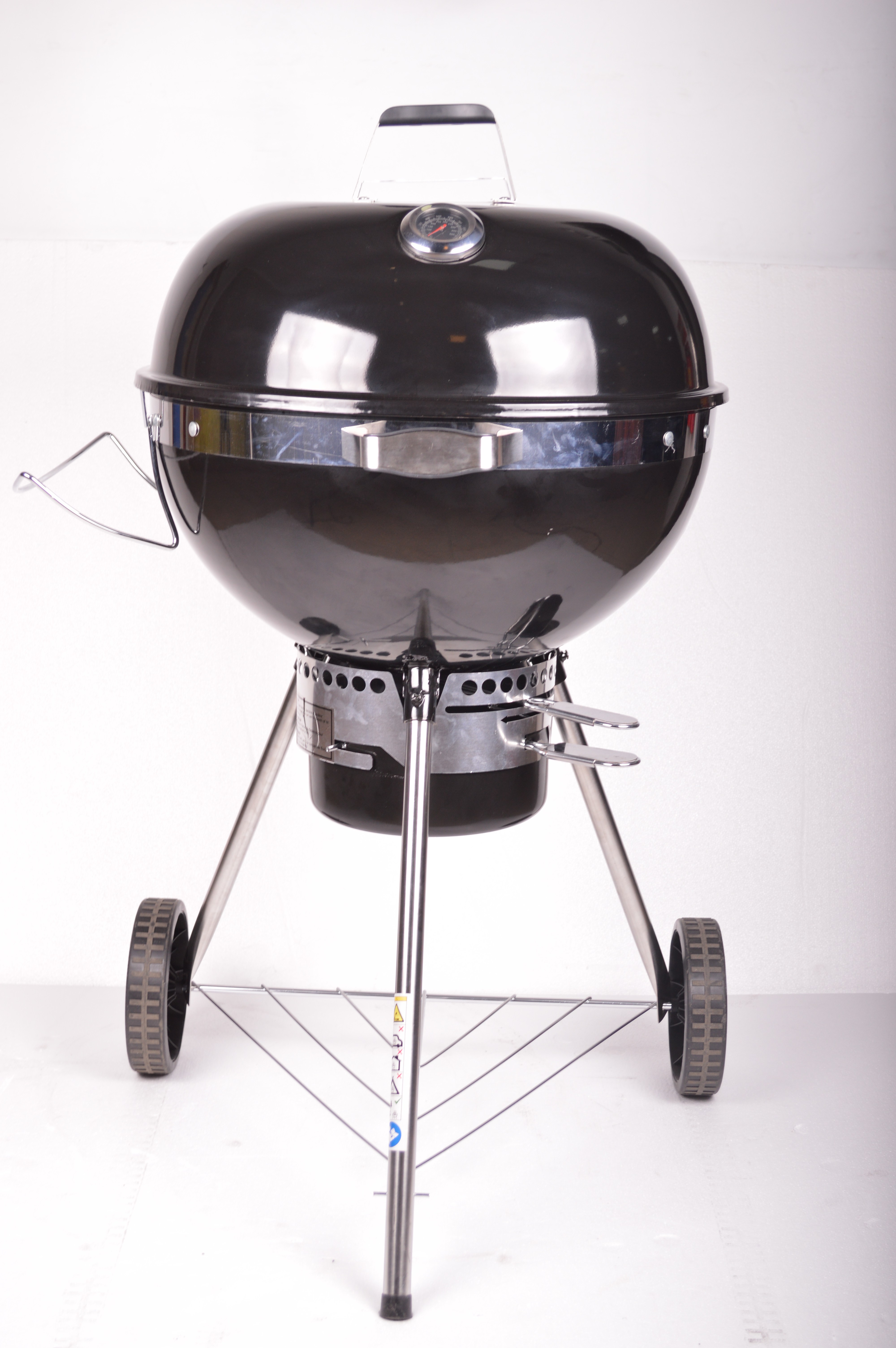 Charcoal grill