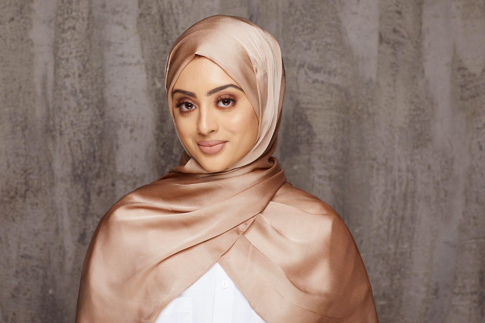 A Comprehensive Guide to Choosing Hijab FabricsSilk & Wool