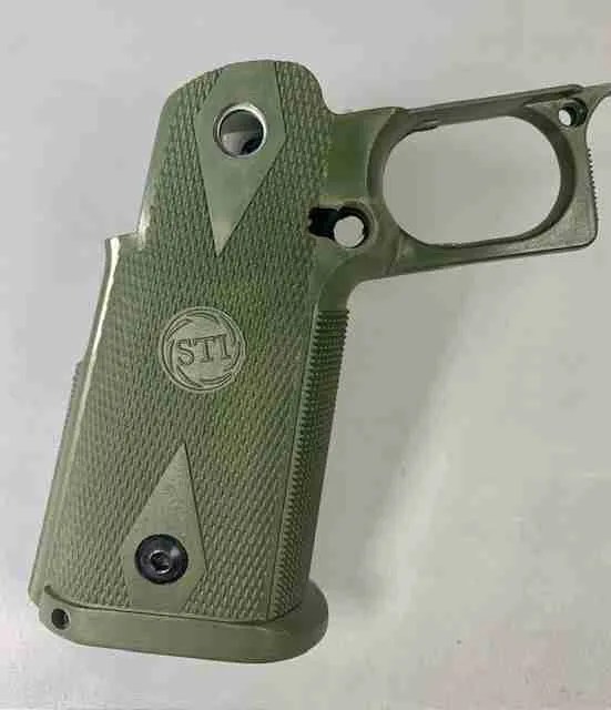 STI Grip 2011 Olive Green Vaabensmeden.dk