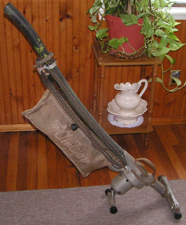 MID 1930's AIRWAY VACUUM