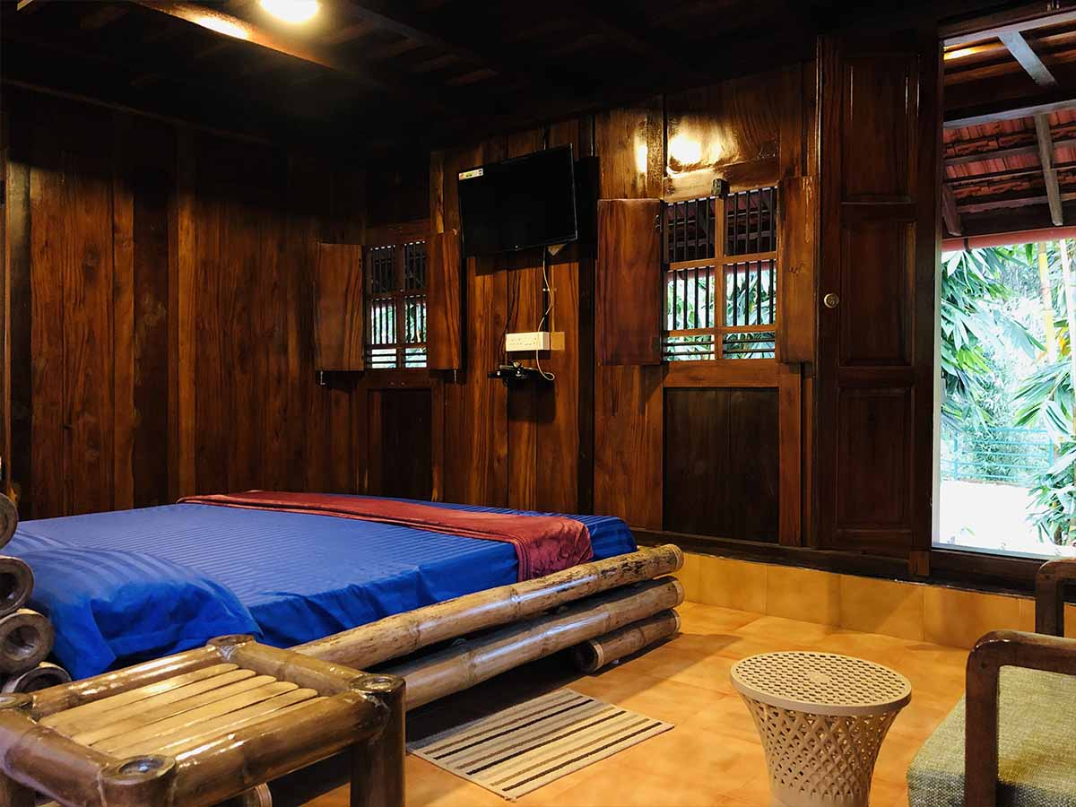 Heritage Home Wood Castle Vagamon Bamboo