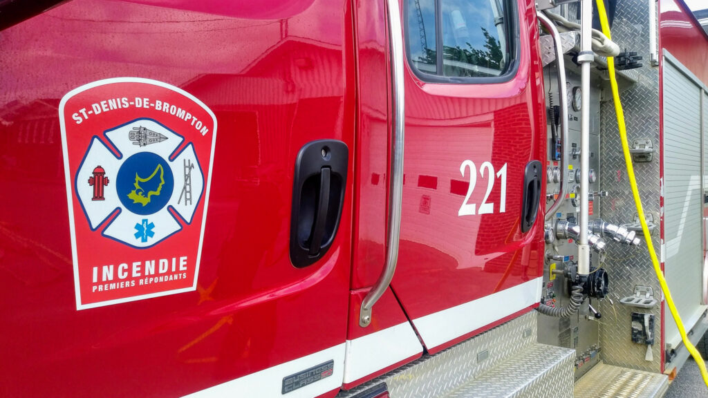 SaintDenisdeBrompton en discussion avec le service incendie de