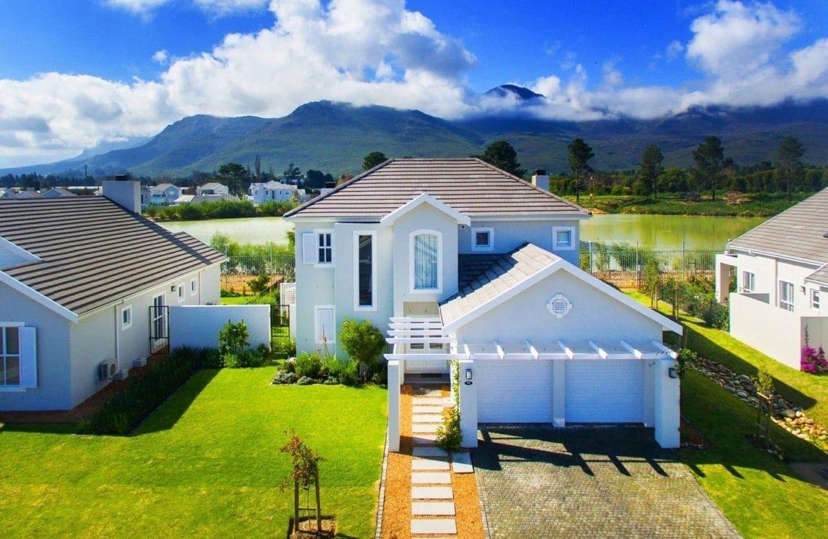 POA The Vines at Val de Vie Estate to Luxury Living Val