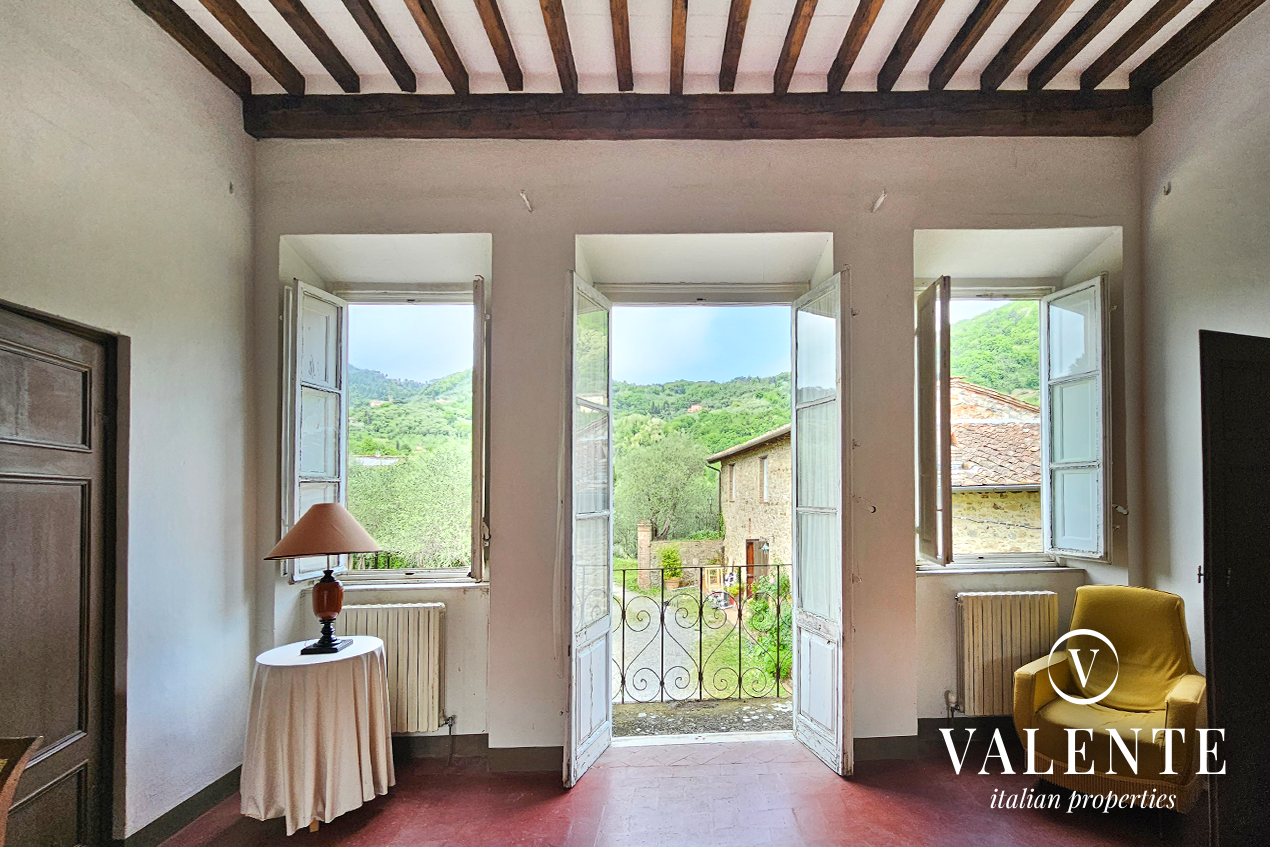 Tuscan villa to renovate Valente Italian Properties