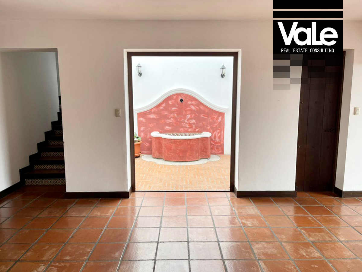 V100033 / La Antigua Guatemala Vale Real Estate Consulting