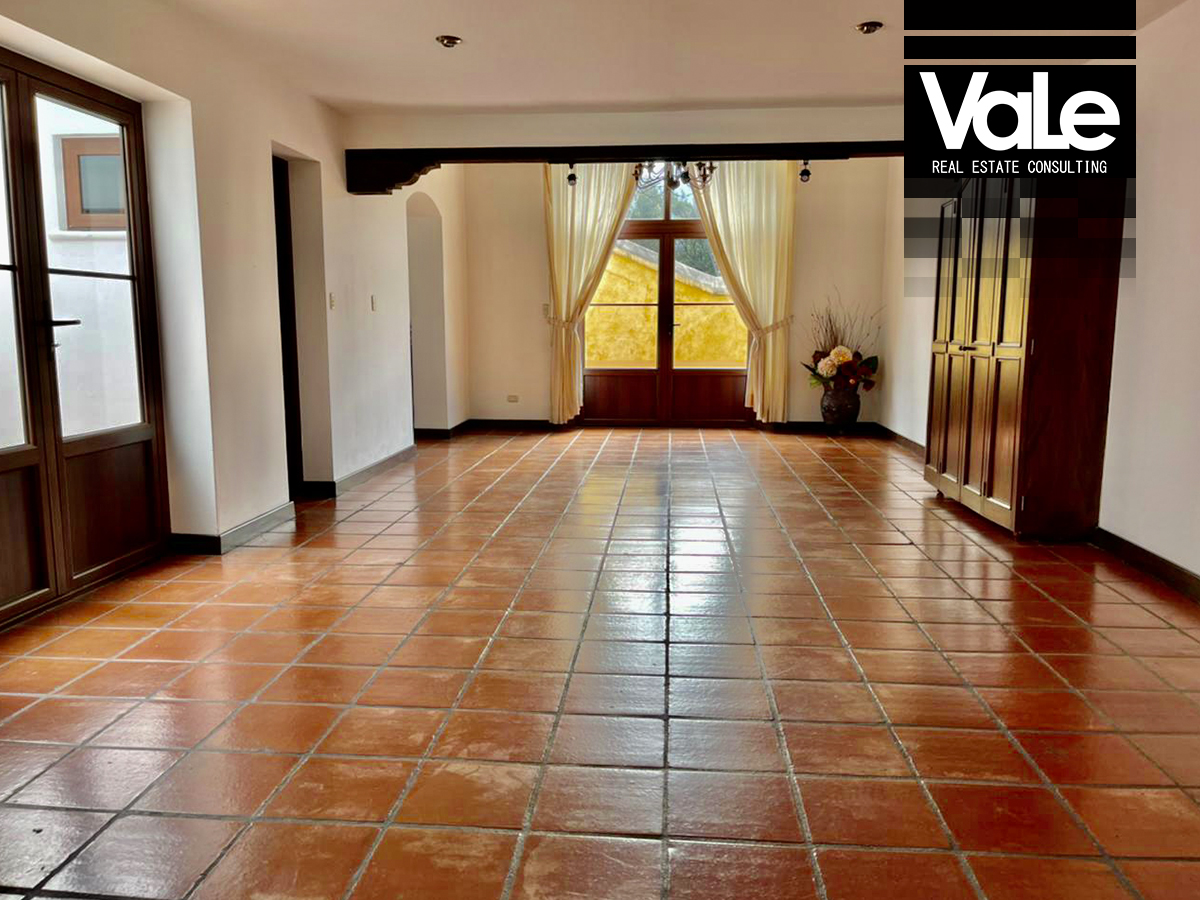V100033 / La Antigua Guatemala Vale Real Estate Consulting