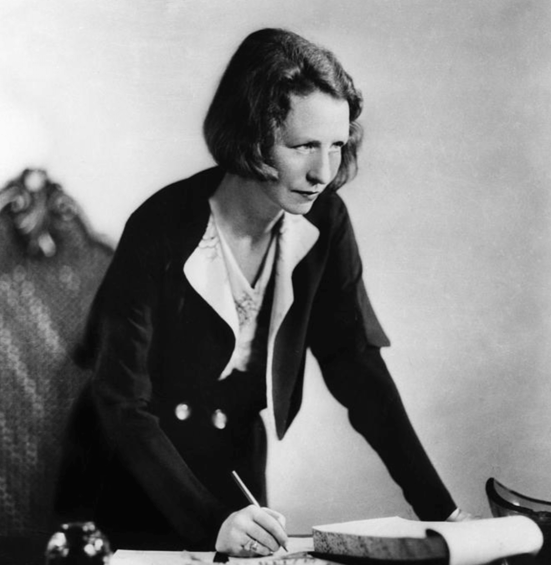 Listening to a Pulitzer Prize Winner, Edna St. Vincent Millay 1935