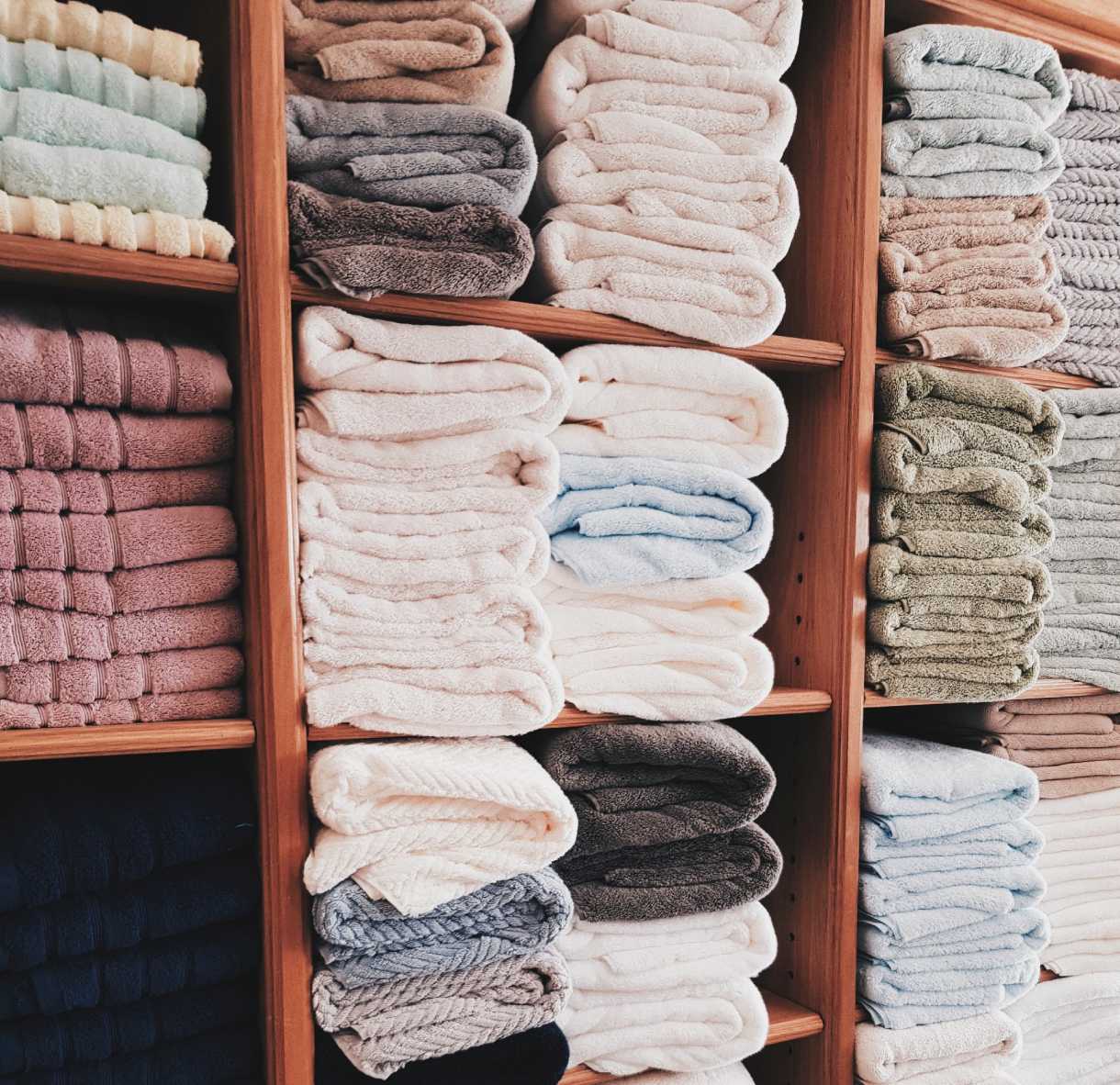 Vacation Rental Laundry Service & Linen Rental Service Naples, FL VALIBERA