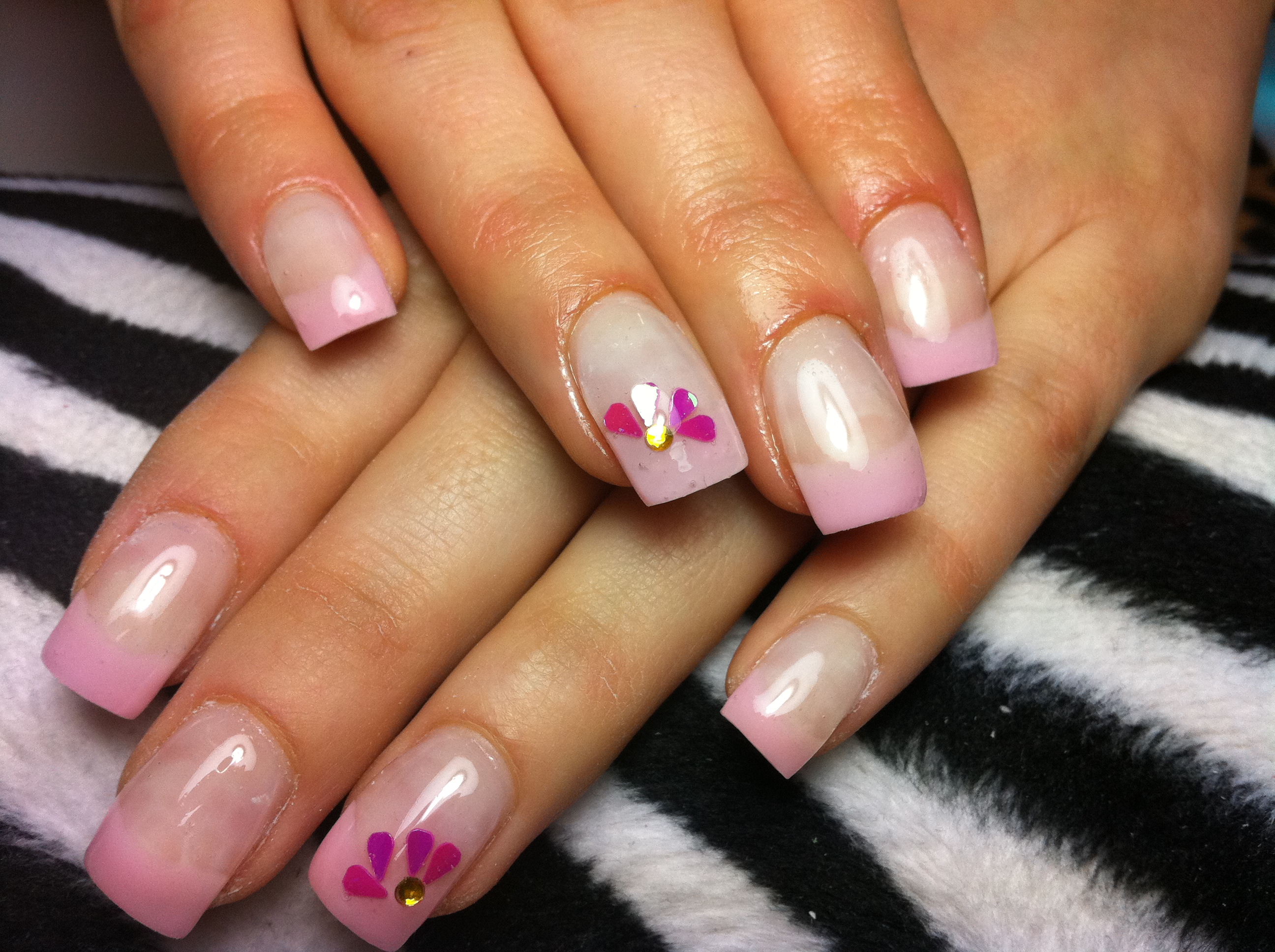 Unghie gel ” Vally Nails” Vally Nails ***Centro Ricostruzione Unghie