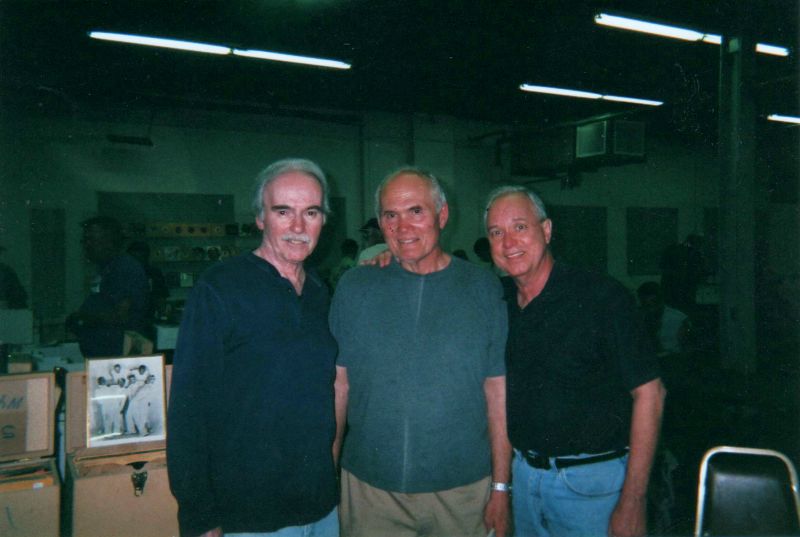 GALLERY5 ALLENTOWN RECORD SHOW TIFFANYS DINER PICTURES