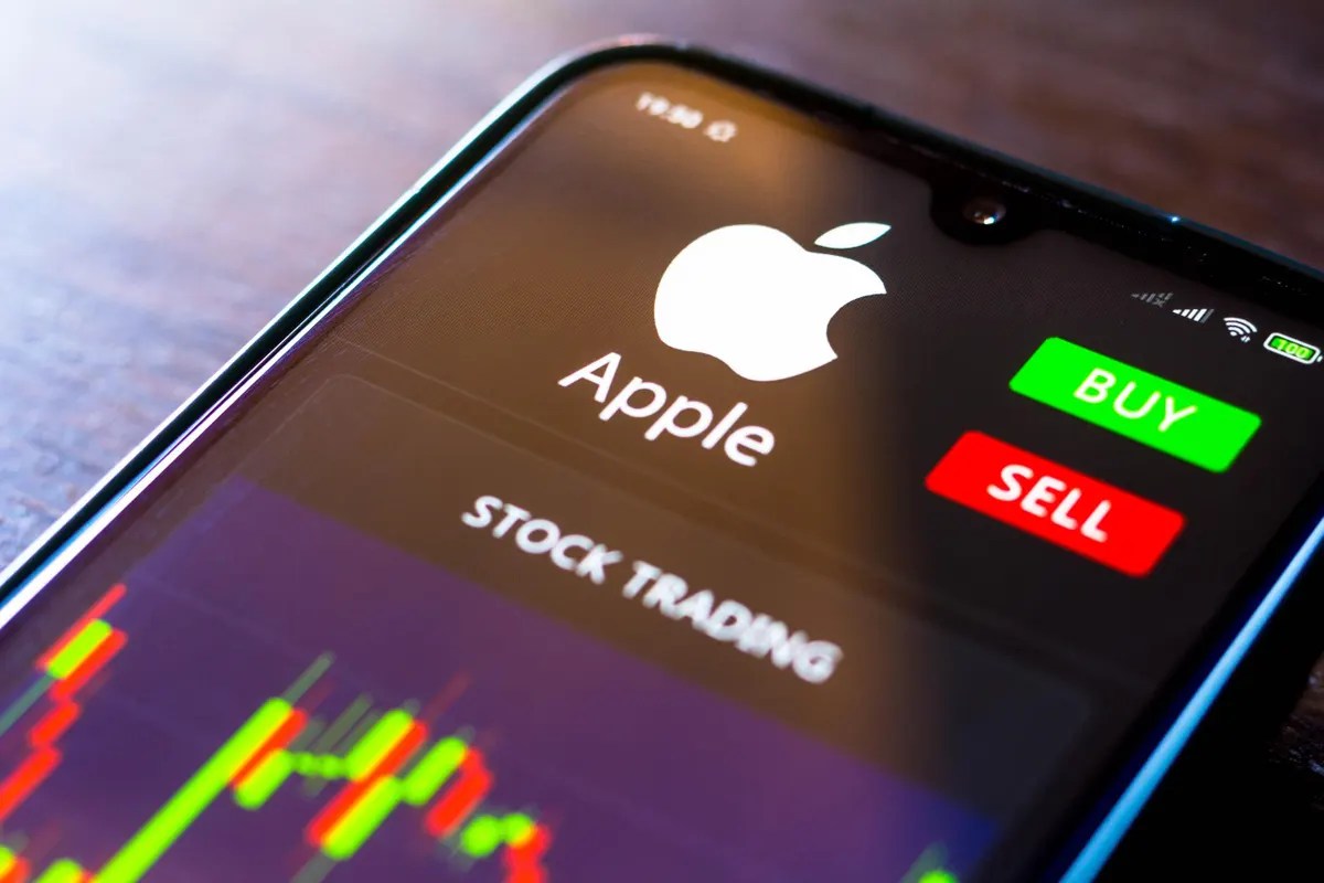 Is It Worth To Invest in Apple Stocks Today? Value of Stocks