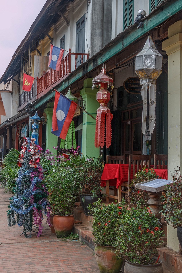 Luang Prabang von Croissants, Nachtmärkten und Wasserfällen Vane