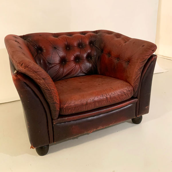 Chesterfield Red Leather Sofa chair Vampt Vintage Design