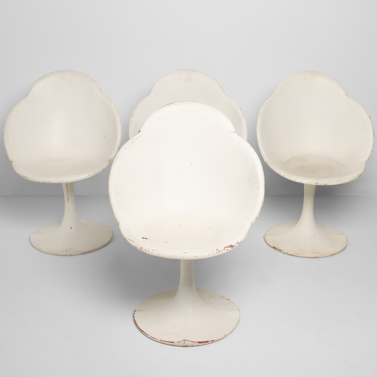Set of 4 White Tulip Chairs Vampt Vintage Design