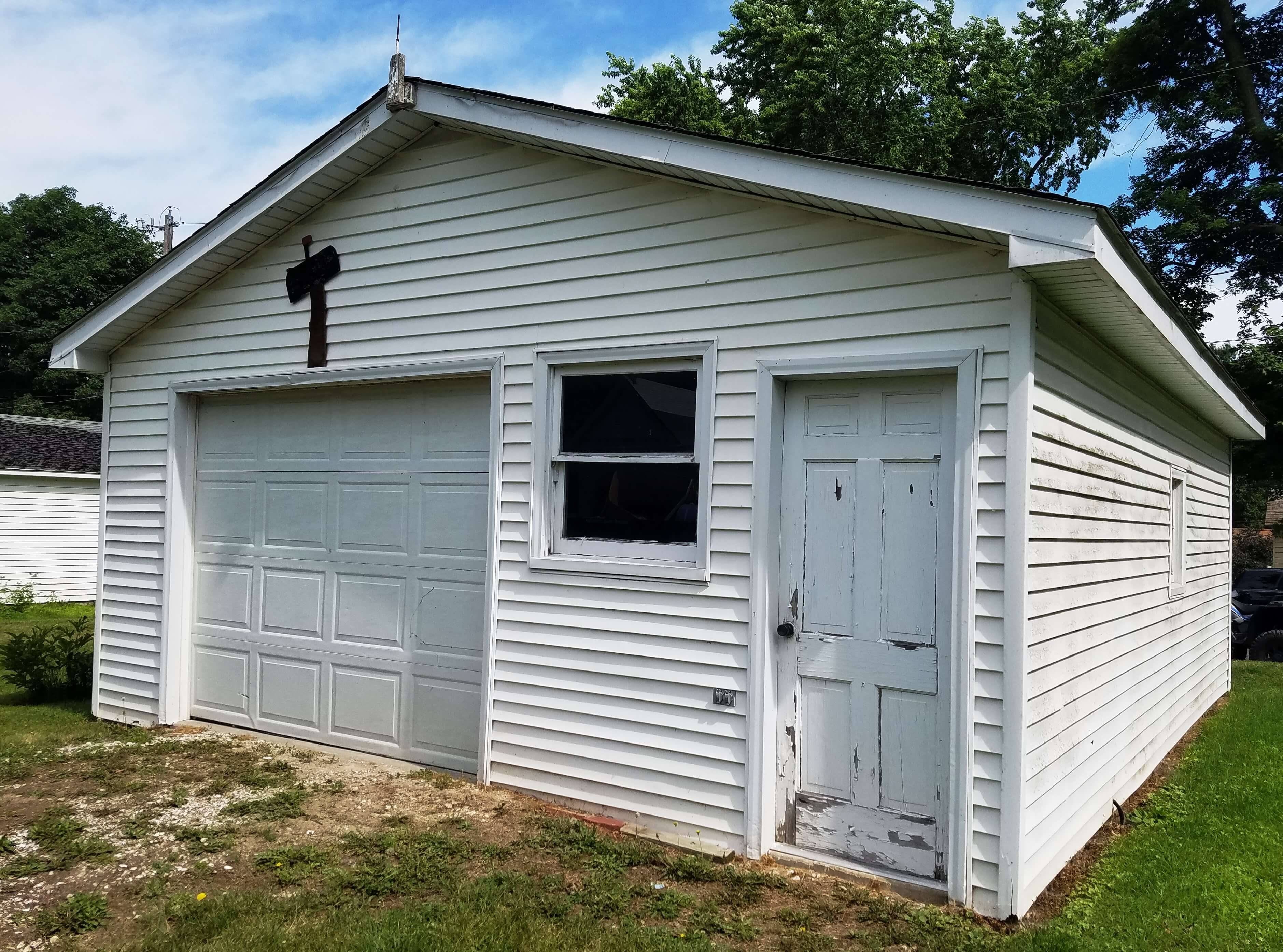 REAL ESTATE SOLD AUCTION 30,000 Van Adkisson Auction Service, LLC