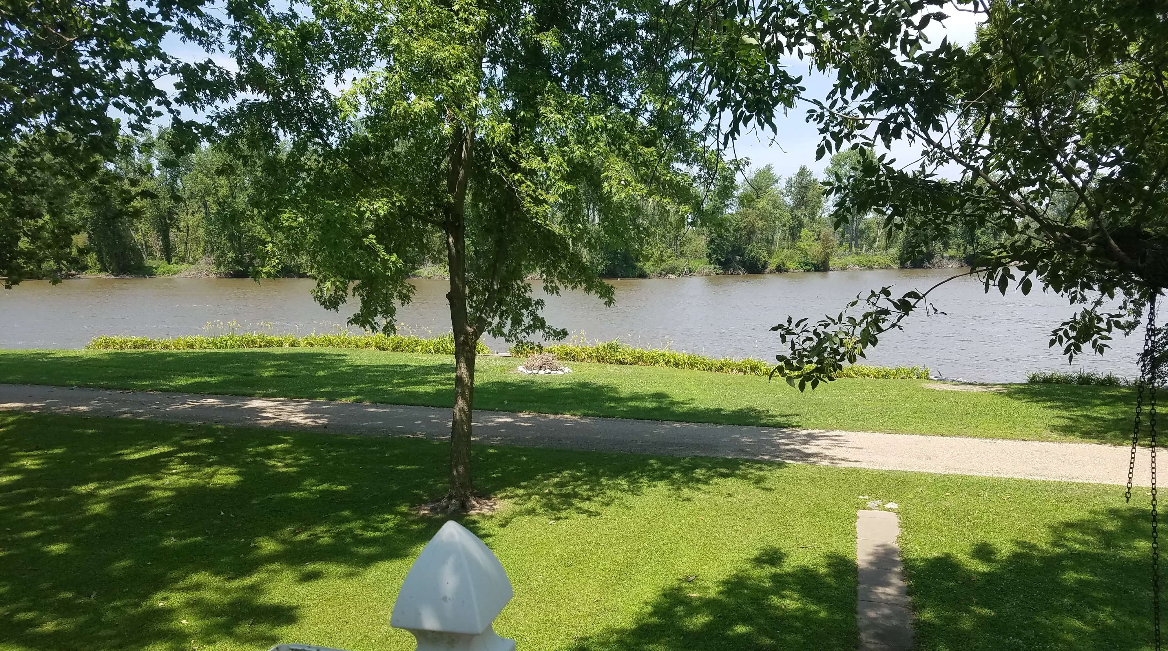 Public Auction Mississippi Riverfront Home, Carman, IL Van Adkisson