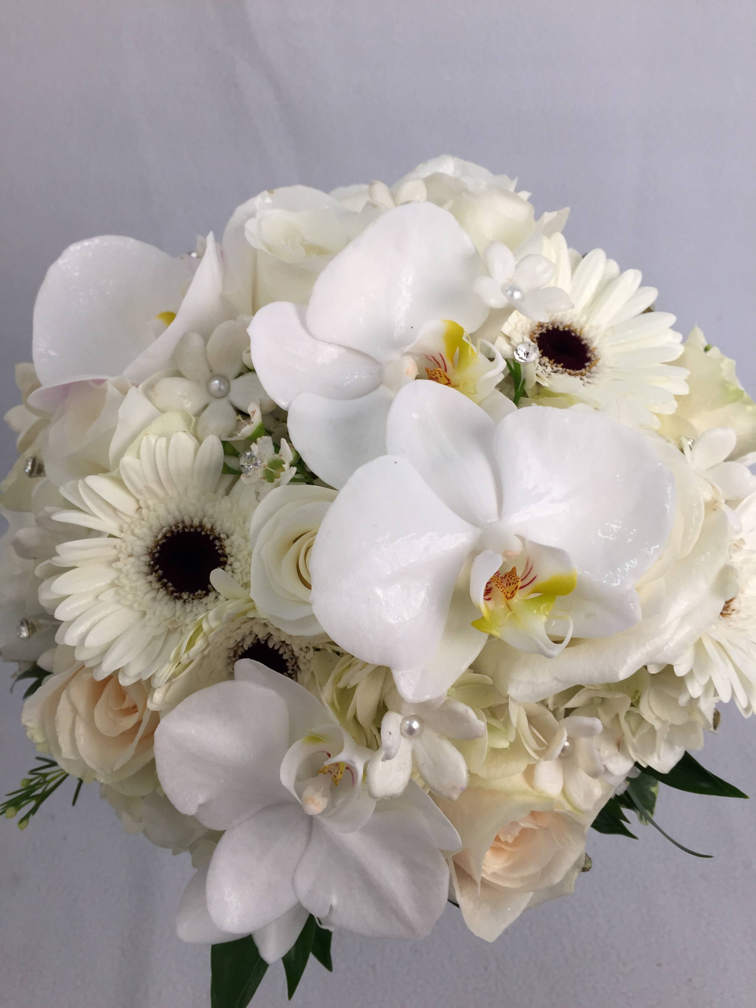 Classic White Wedding Van Belle Flowers