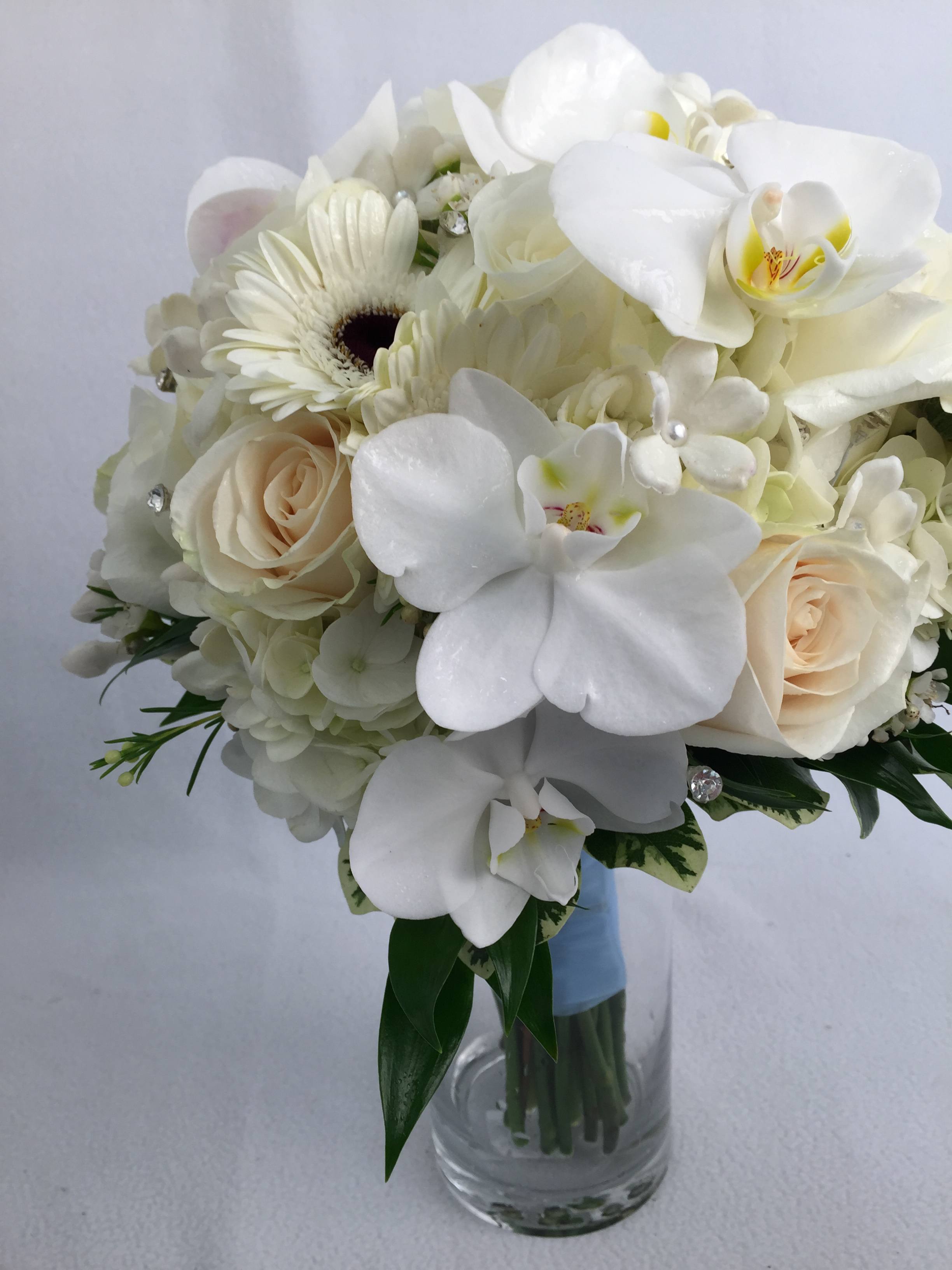 Classic White Wedding Van Belle Flowers