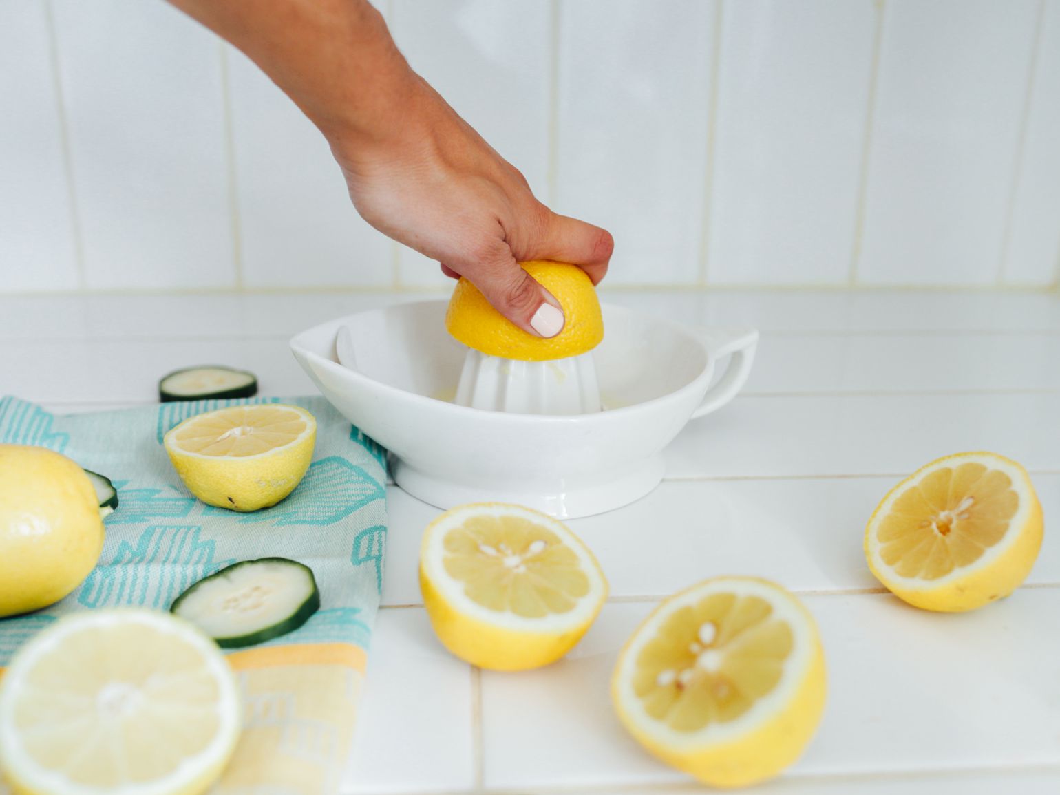 Benefits Of Using Lemon On Your Face & Ways To Use It VANCHIER