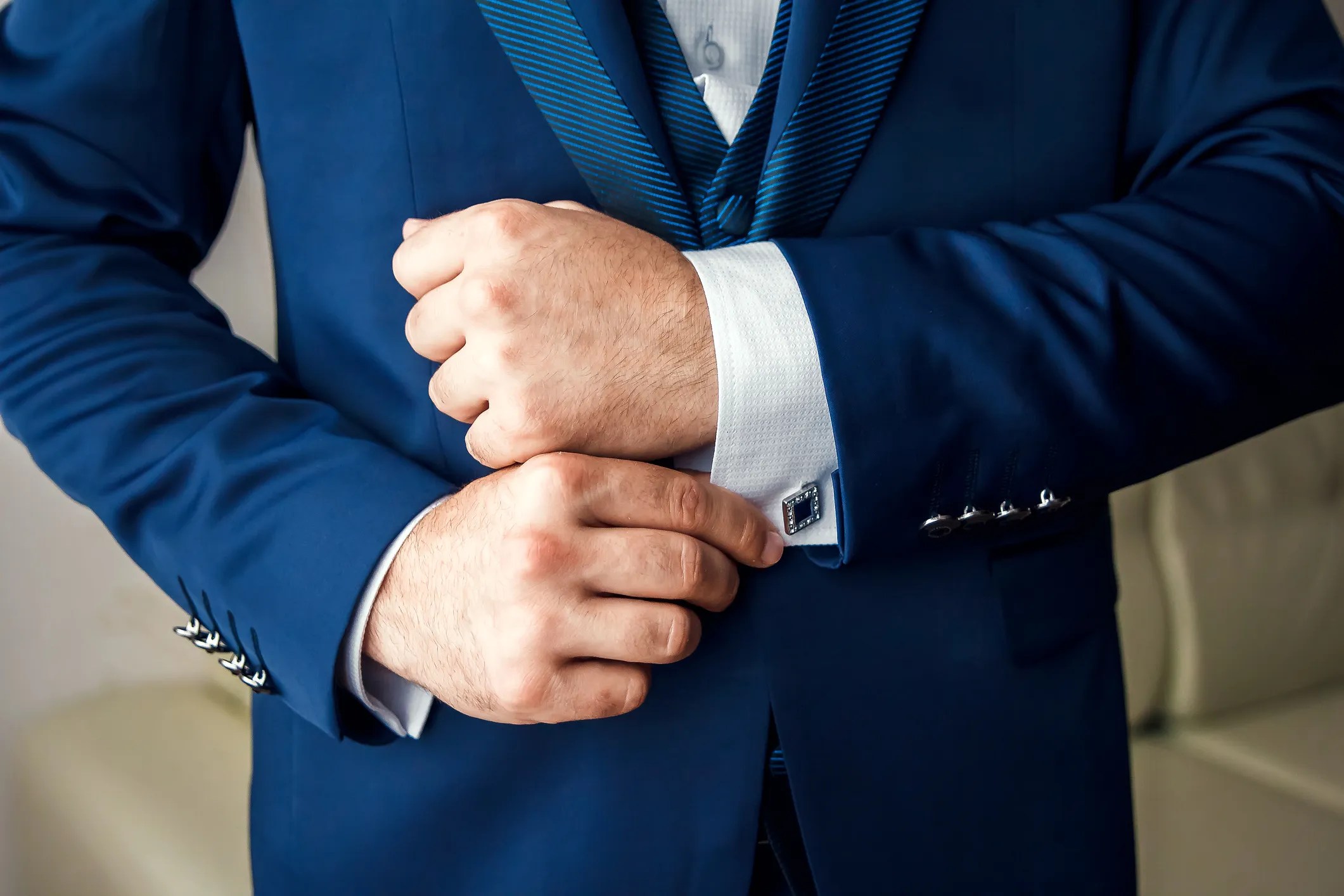 A Complete Guide on How to Wear Cufflinks with Any Outfit VANCHIER