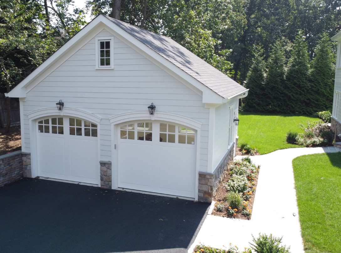 Updated Colonial Vanco Construction