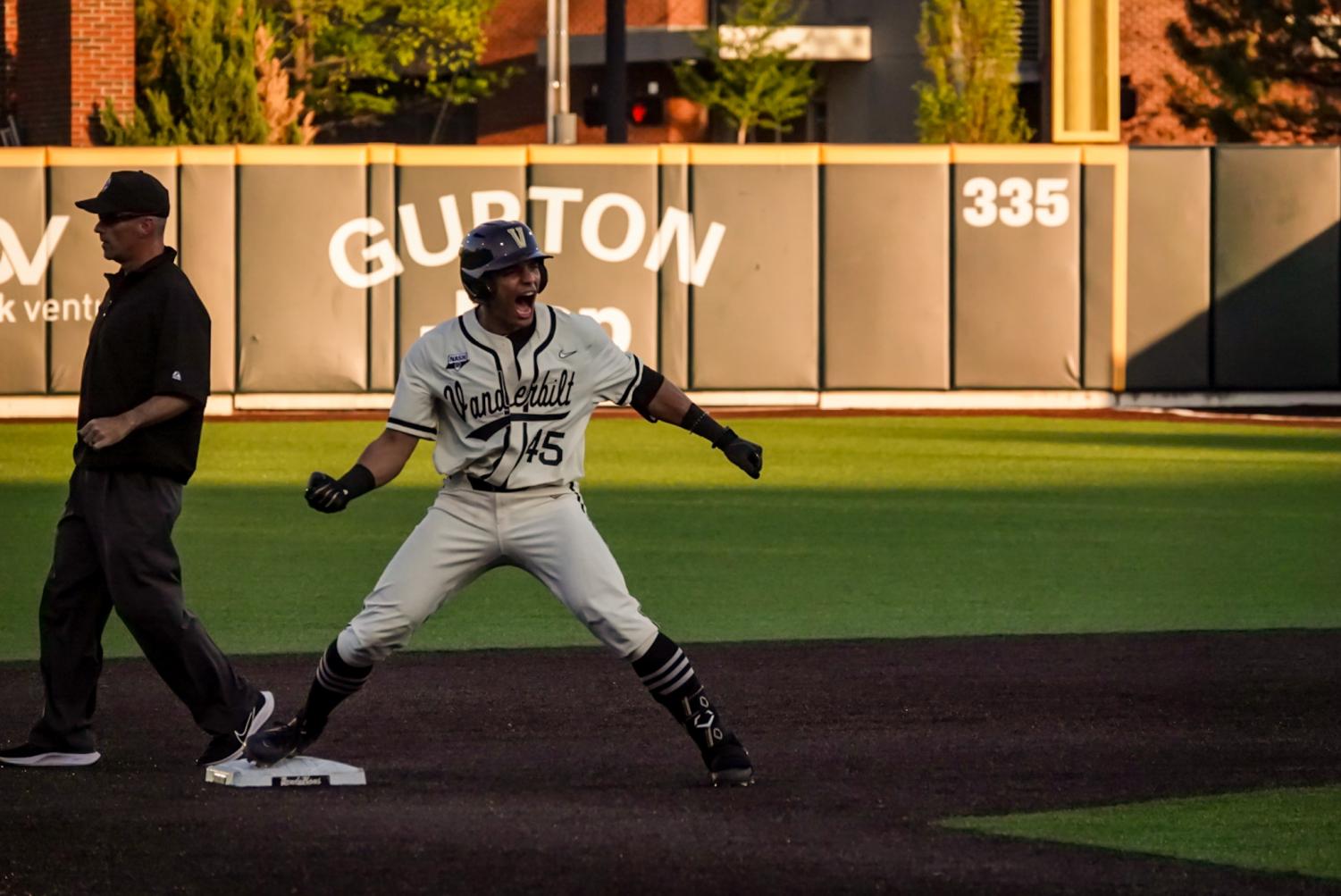 PODCAST Vanderbilt lands Evan Taylor, bowling wins a Natty, plus VandyBoys colossal rivalry