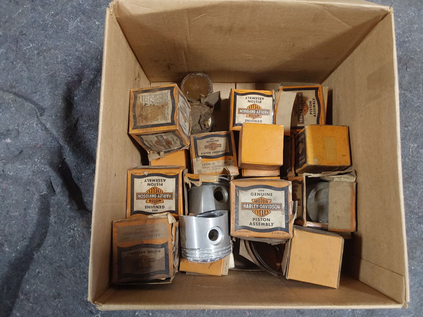 Lot 175H NOS Harley pistons VanderBrink Auctions