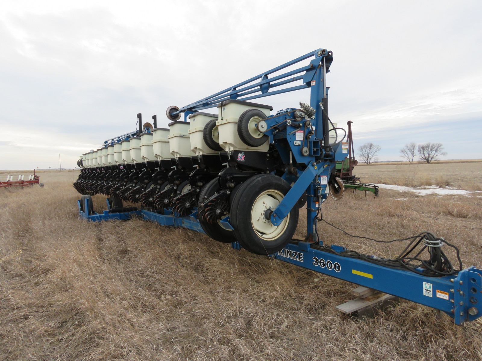 Lot 10R 2004 Kinze 3600 16 Row Planter VanderBrink Auctions