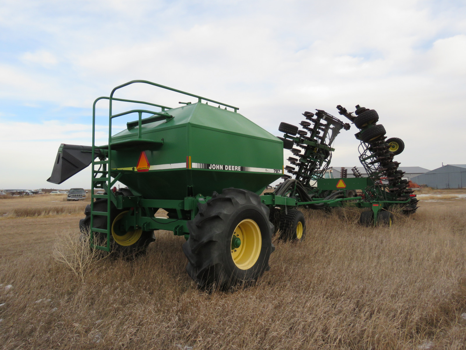 Lot 9R John Deere Air Seeder VanderBrink Auctions