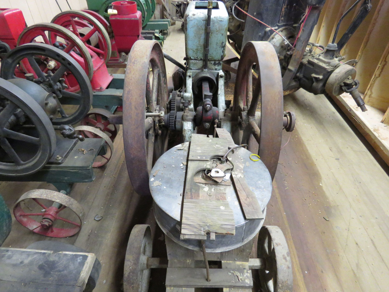 Lot 826S the Ottawa 5HP Engine on Cart F31717 VanderBrink Auctions