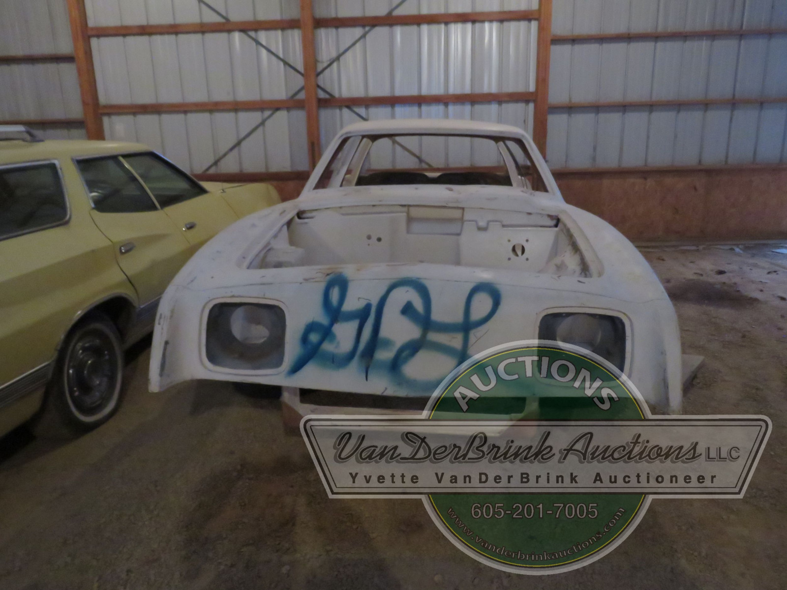 Lot 42V Rare Avanti Greg Lowry Engineer Avanti Model VanderBrink