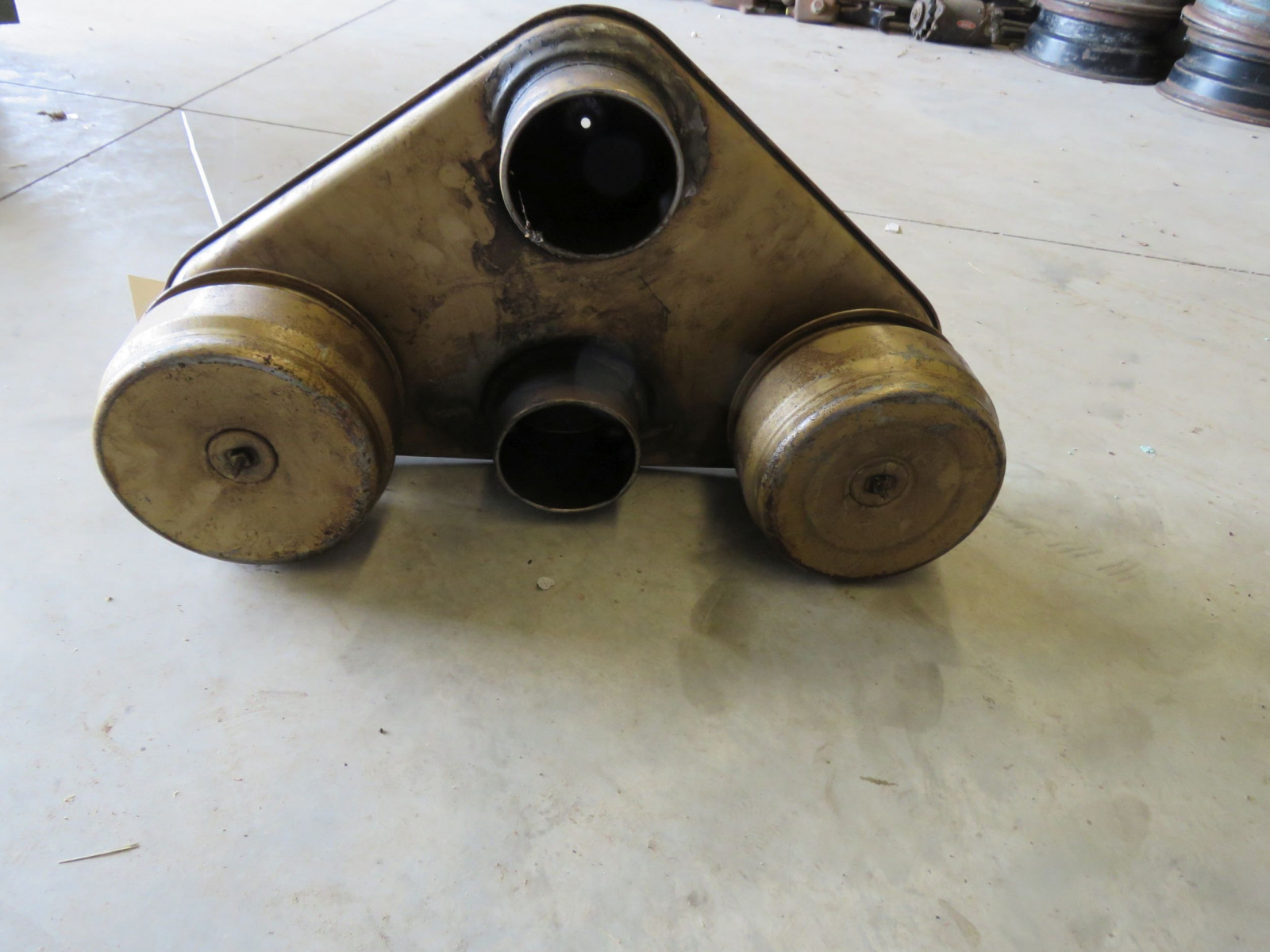 Lot 349R CADILLAC BATWING AIR CLEANER VanderBrink Auctions