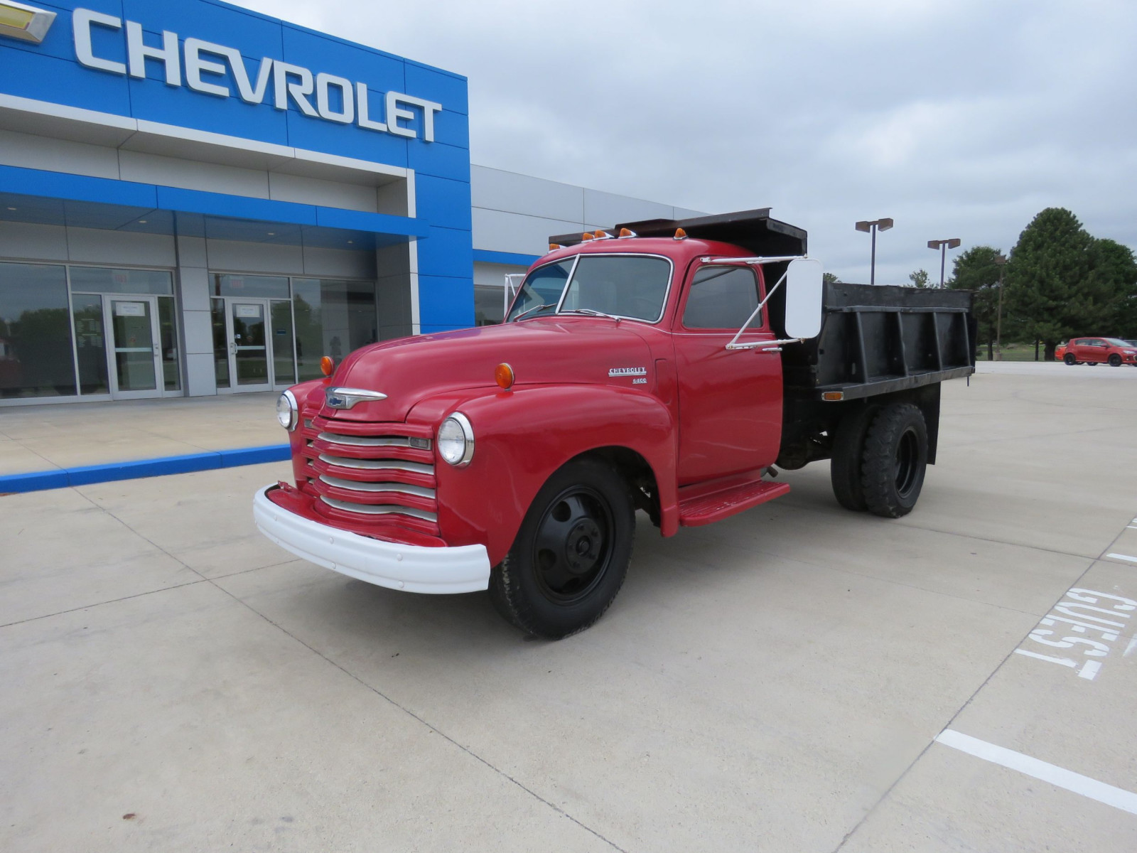 Lot 22D 1949 Chevrolet 6400 Series Dump Truck VanderBrink Auctions