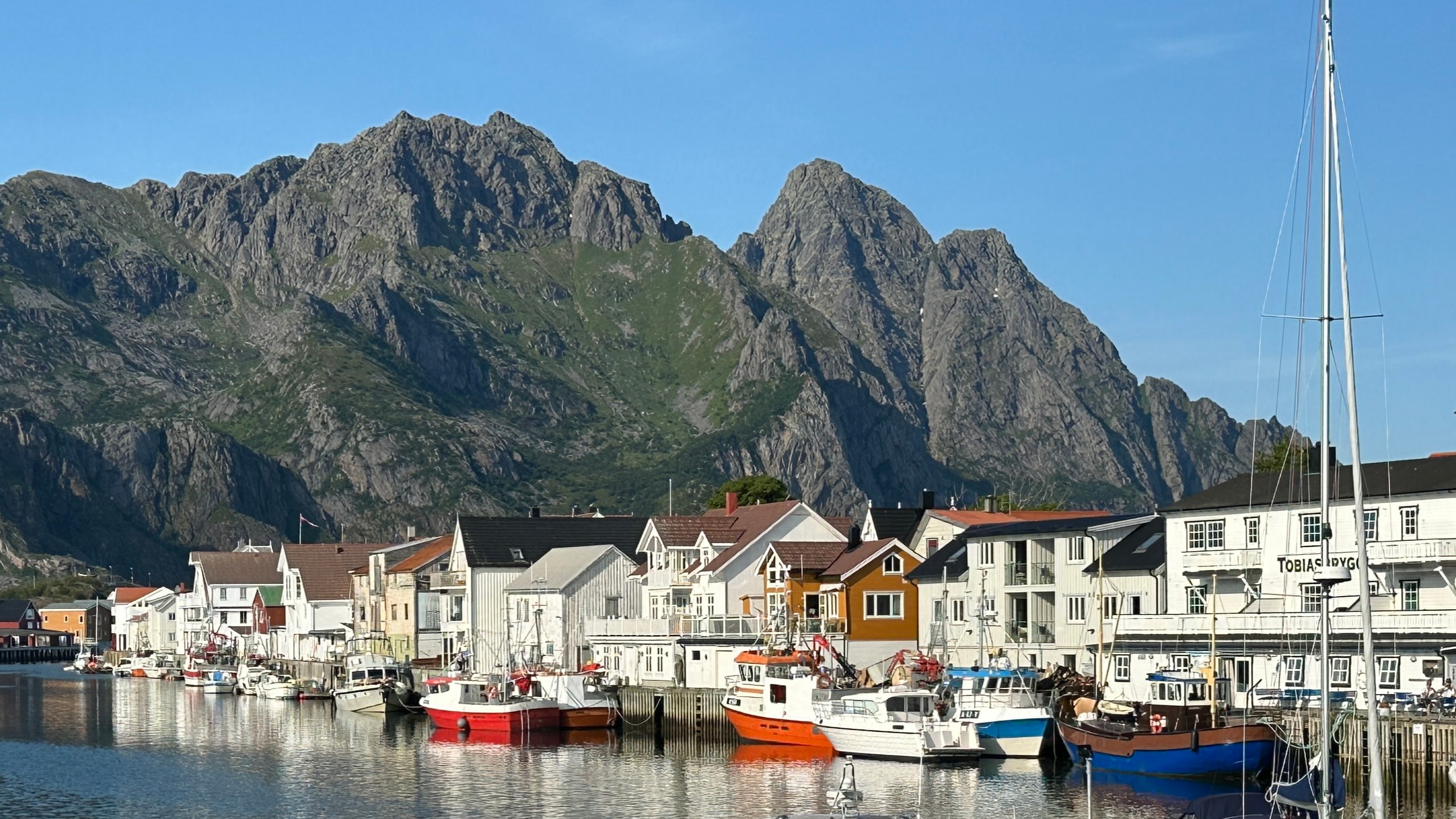 Das Fussballstadion in Henningsvær vanista.de