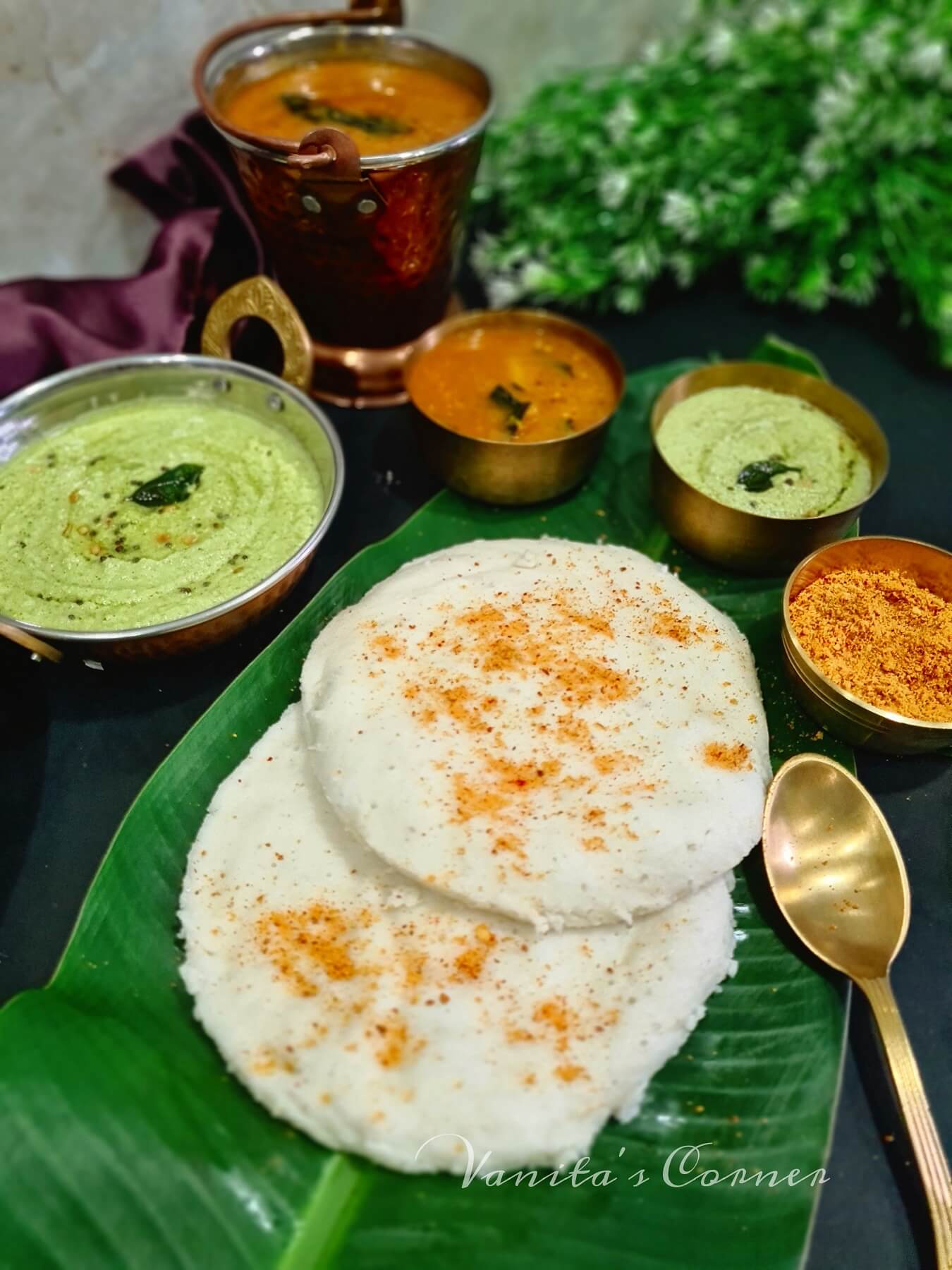 Thatte Idli Plate idlis Plate shaped idlis Vanita's Corner