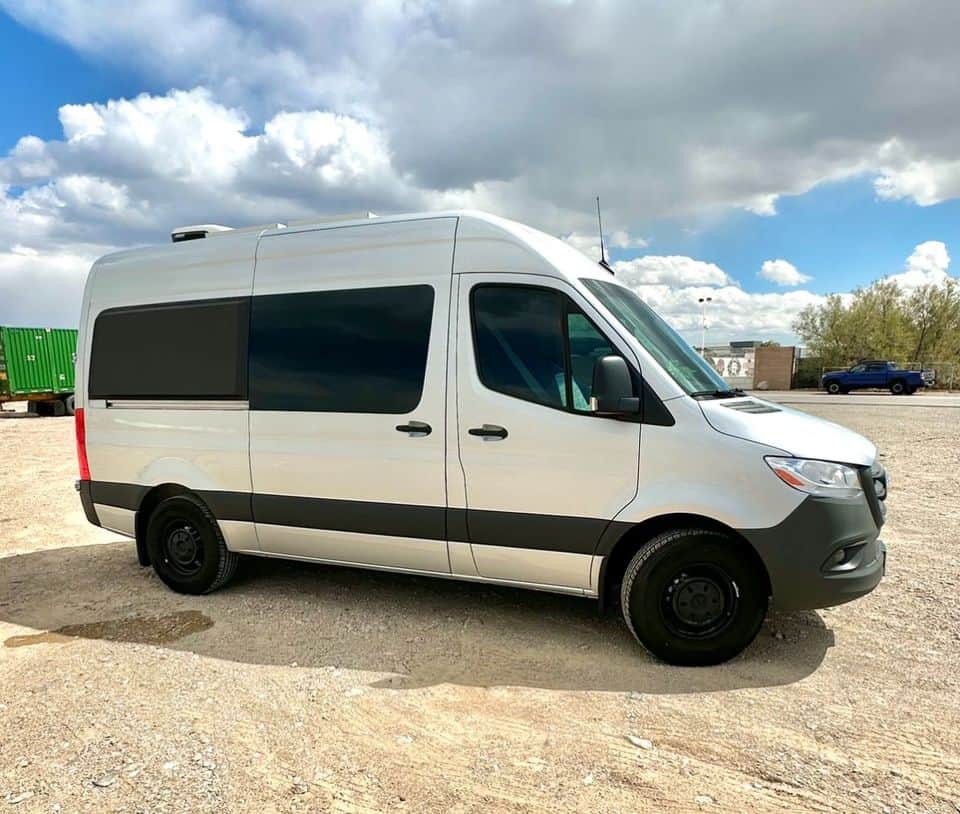 2022 Mercedes Sprinter RWD w shower, rear 12V AC, solar, 600ah power