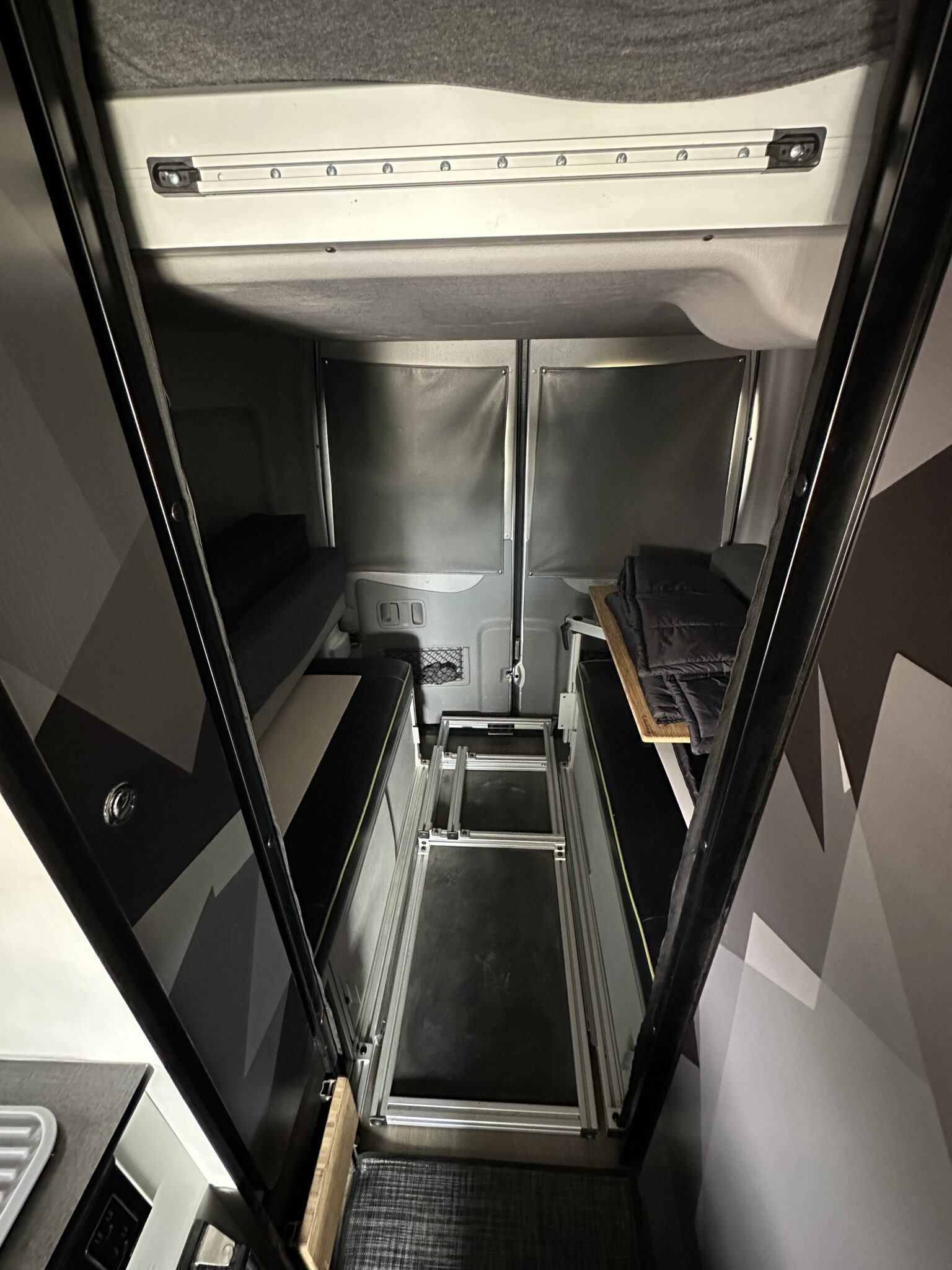 2019 Winnebago Revel Mercedes Sprinter 4×4 Vanlife Trader