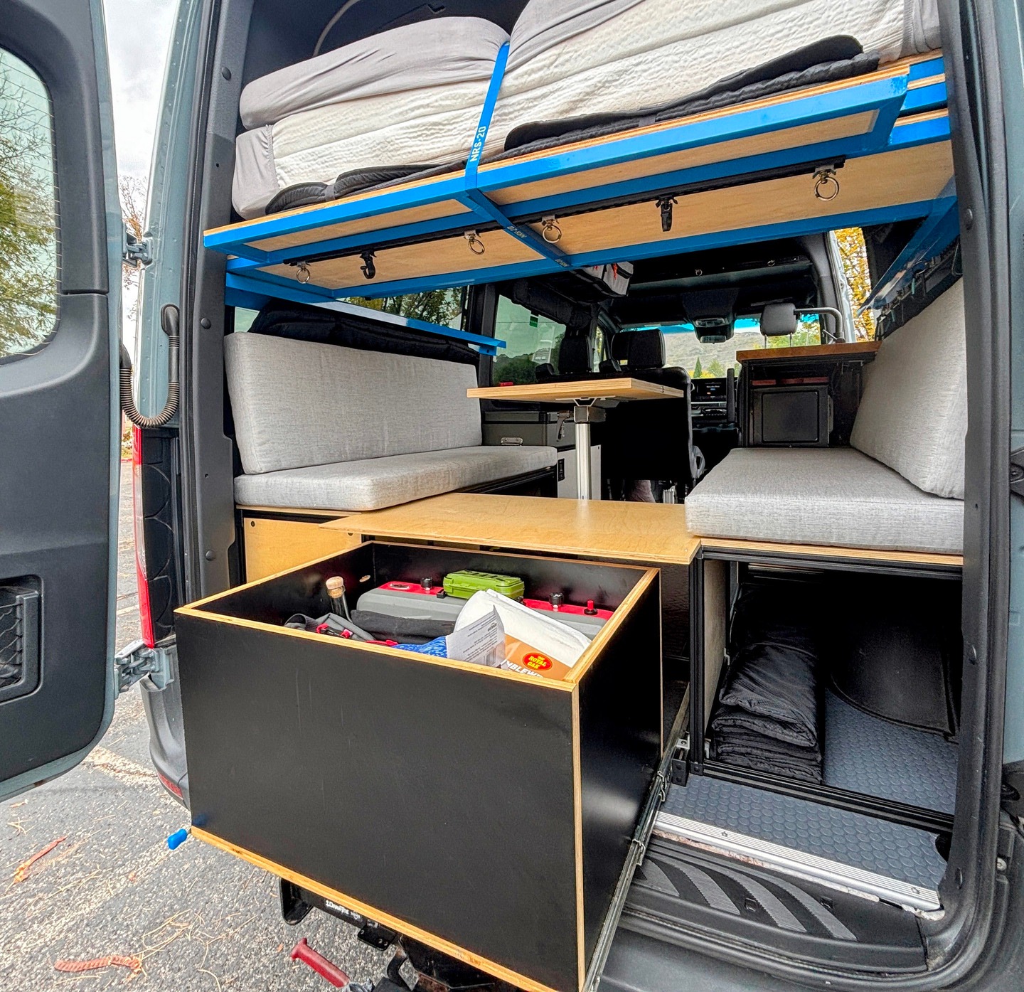 2019 Mercedes Sprinter 4×4 Seats 4/Sleeps 4 38K miles Vanlife Trader