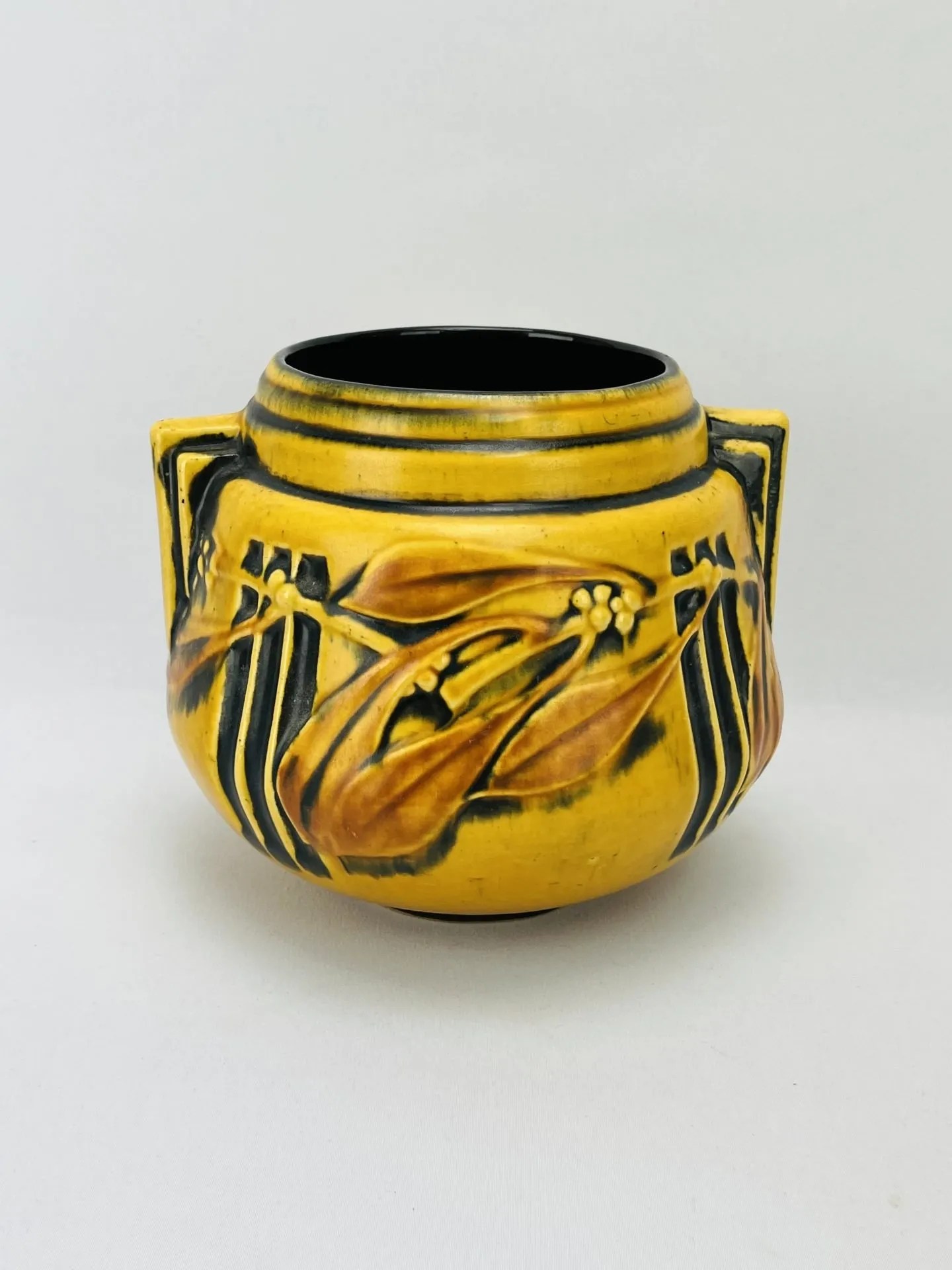 Lot 51 Roseville Laurel Vase Van Metre Auction