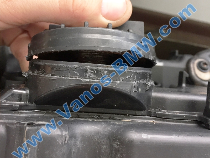 BMW 11127552281 Valve Cover N51, N52, N52N, N52K crankcase vent valve