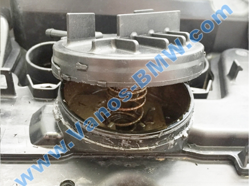 BMW 11127552281 Valve Cover N51, N52, N52N, N52K crankcase vent valve