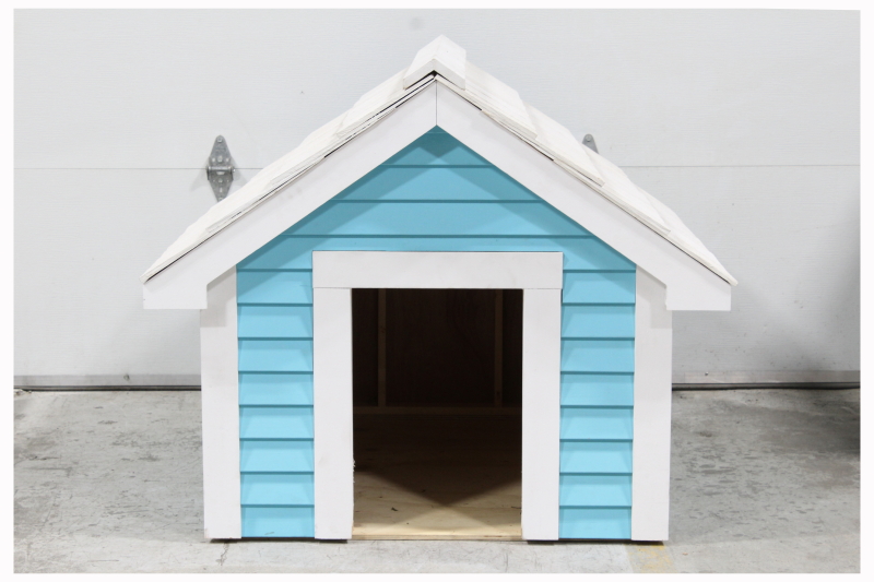 yard miscellaneous dog house white woof wood blue VanProp.ca