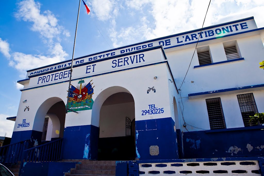 Haïti / Gangs Des milliers de personnes fuient PetiteRivière de l