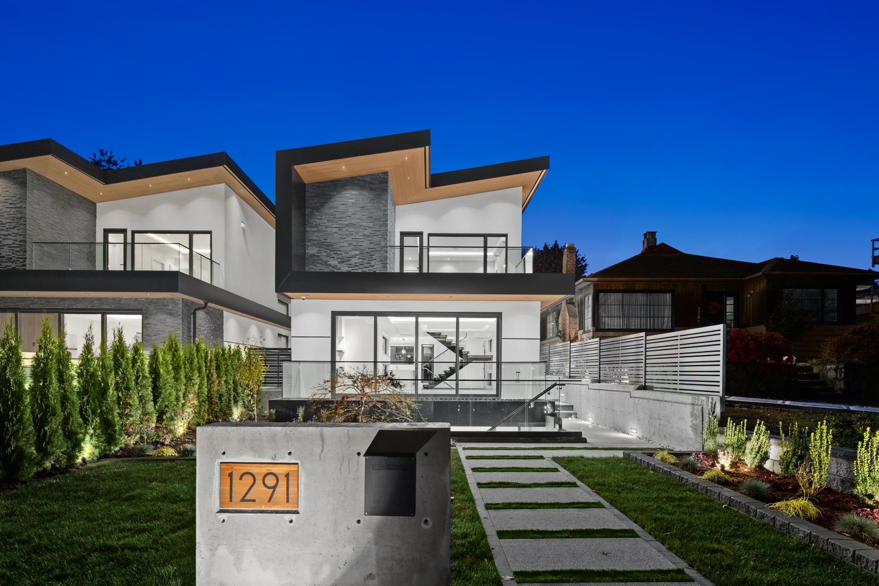 1291 Duchess Ave Vantile Tiles & Flooring