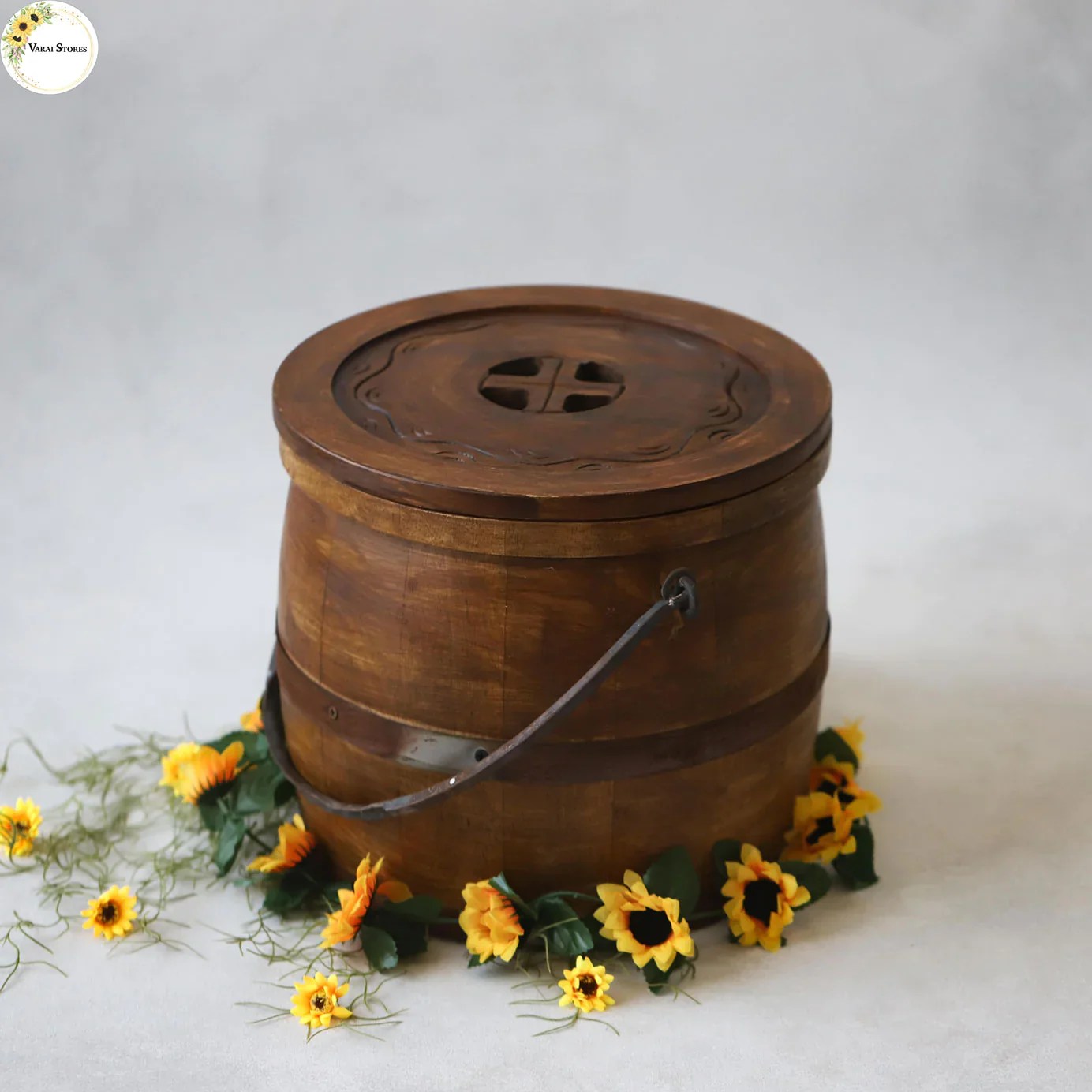 HONEY BUCKET Varairentalshyd