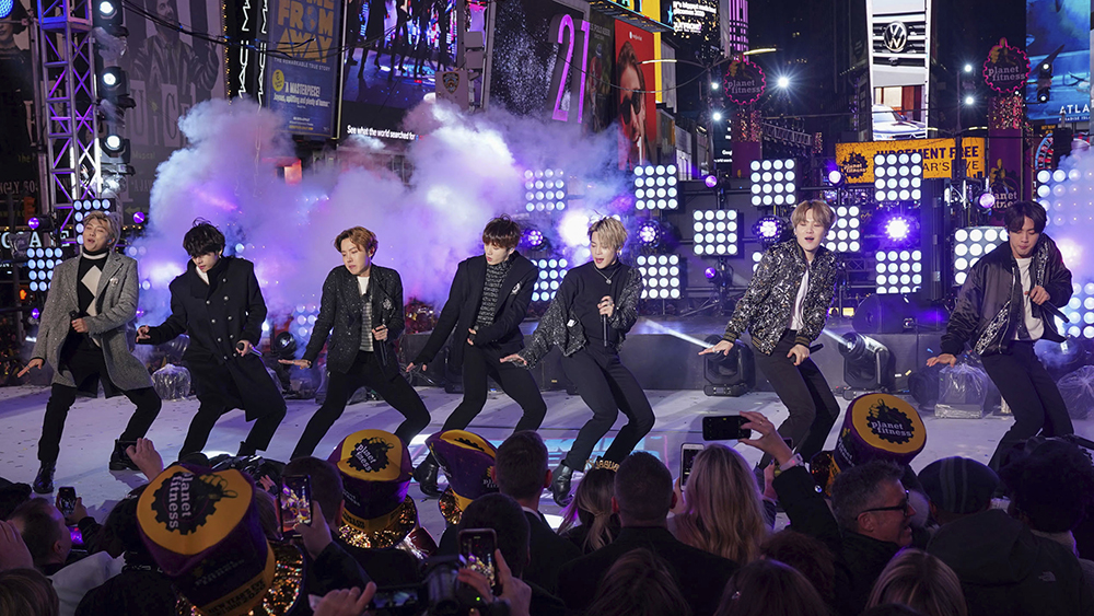 How Television Networks Are Ringing In The 2022 New Year - Variety