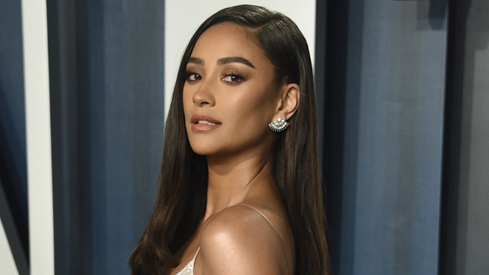 shay mitchell net worth 2024 - Ilustrasi 3